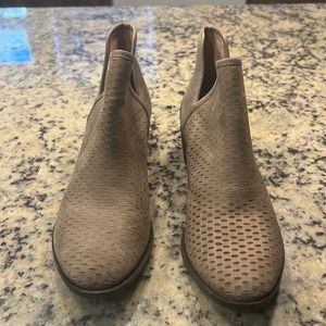 LUCKY BRAND Baley ankle boots 9 - Worn once - Excellent Condition